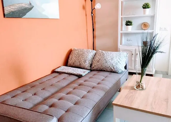 6 De Mayo * רונדה